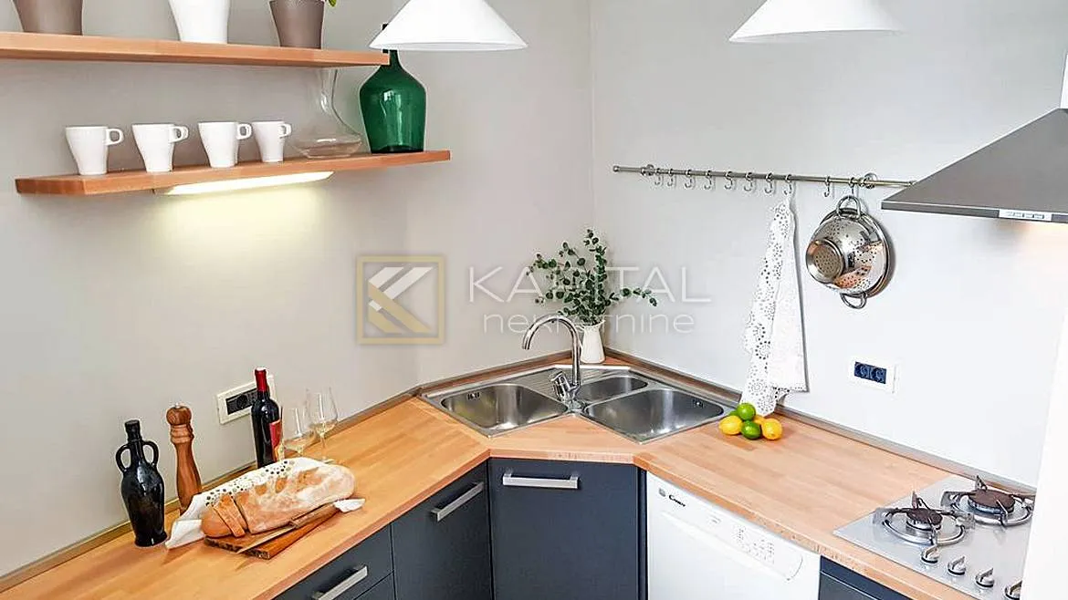 opatija 50m od mora, stan 200 m2, okućnica, parking! - slika 7