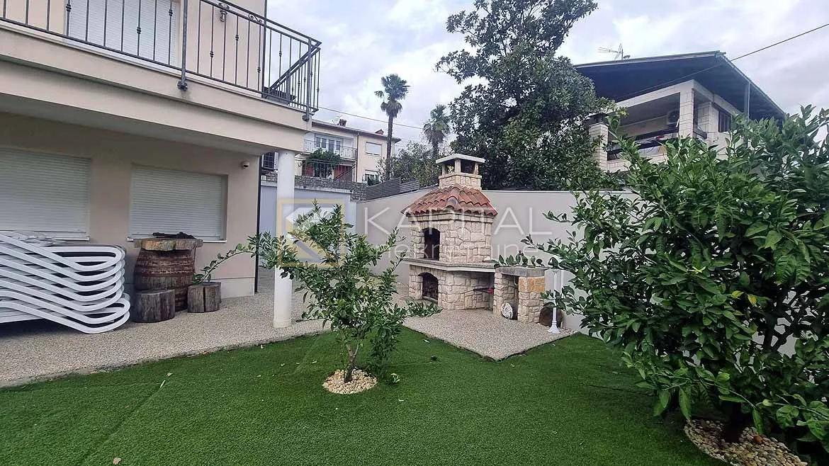 ika, samostojeća vila s apartmanima i bazenom - slika 2