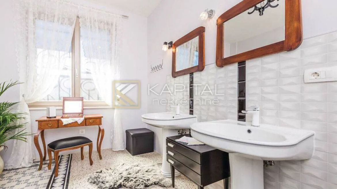ičići, prekrasna villa s bazenom - slika 12