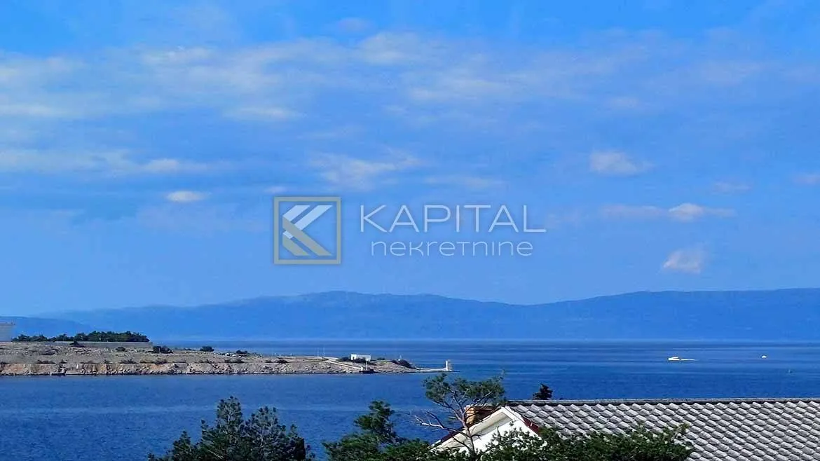 Omišalj, samostojeća apartmanska kuća na 100m od mora