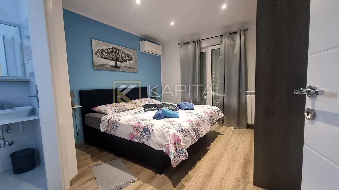 ika, samostojeća vila s apartmanima i bazenom - slika 6
