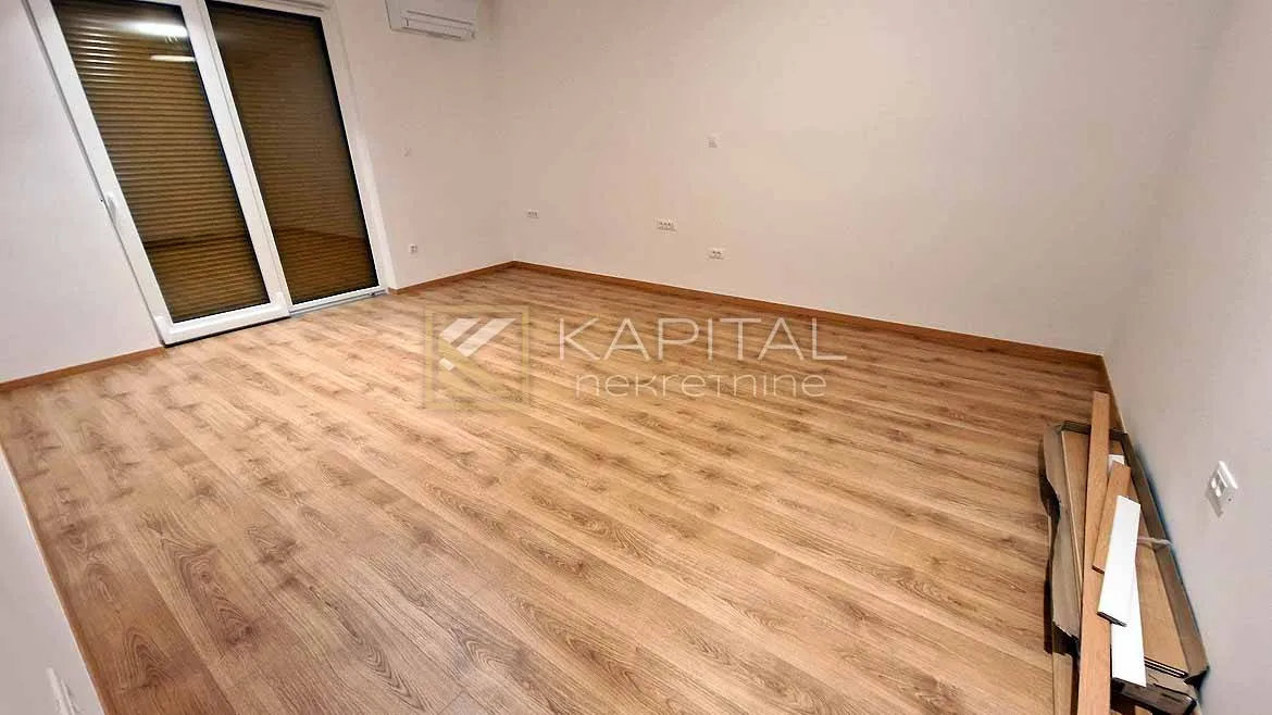 vojak, 2s+db, balkon, potpuno adaptiran - slika 2