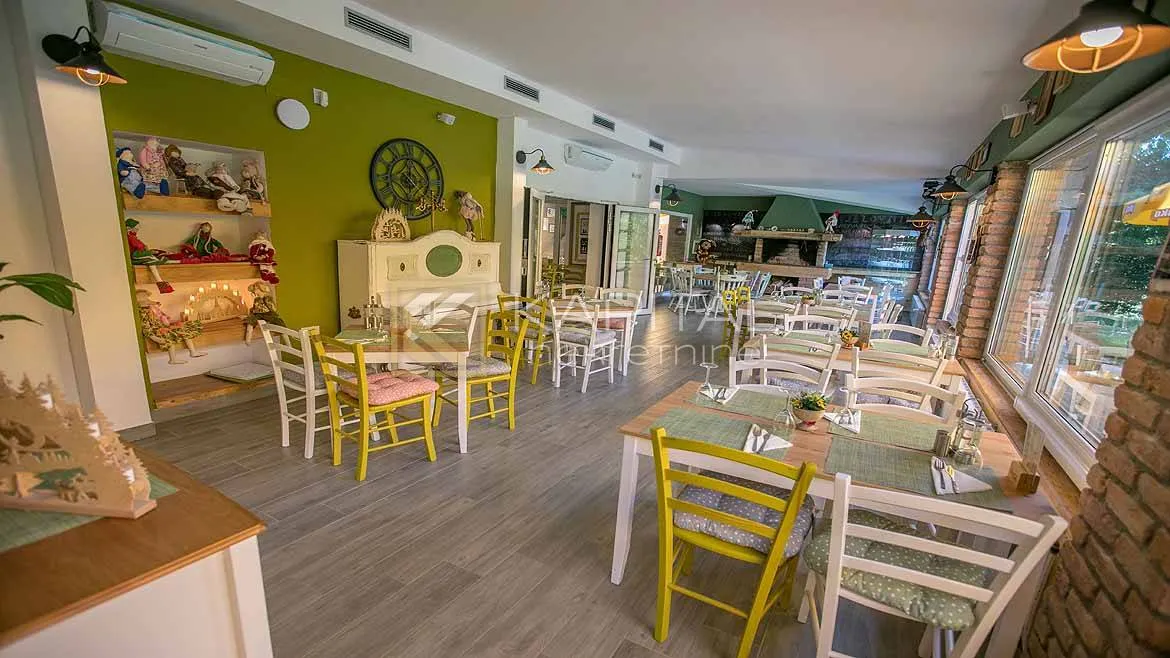 bjelolasica - mali hotel sa 6000 m2 terena - slika 4