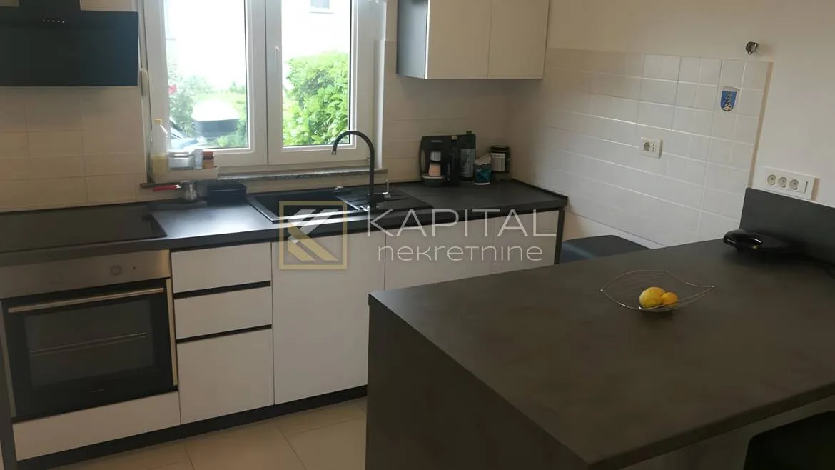 stan kostrena 2s+db 64m2 prizemlje terasa 225.000€ - slika 3