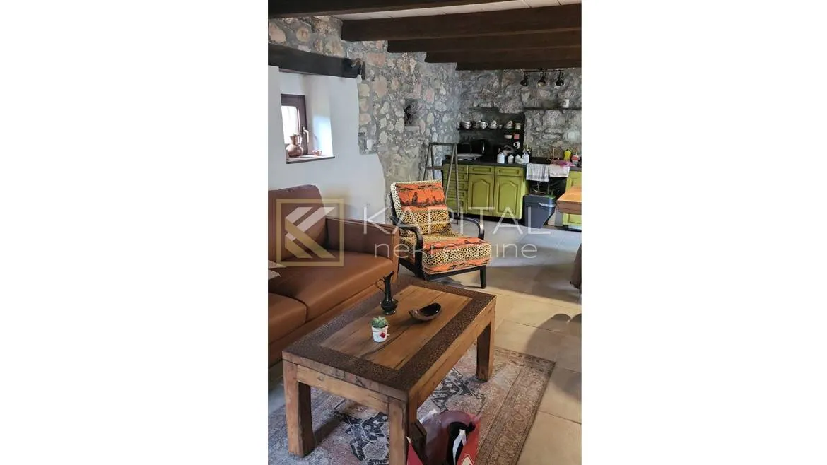 otok krk, bajčići, obnovljena starina 80 m2 - slika 7