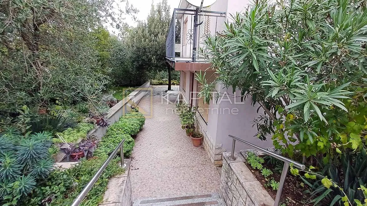 jadranovo, samostojeća kuća s garažom - slika 4