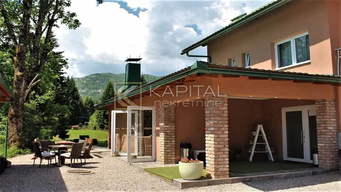 bjelolasica - mali hotel sa 6000 m2 terena - slika 2