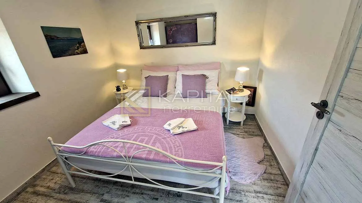 otok krk, bajčići, obnovljena starina 80 m2 - slika 4
