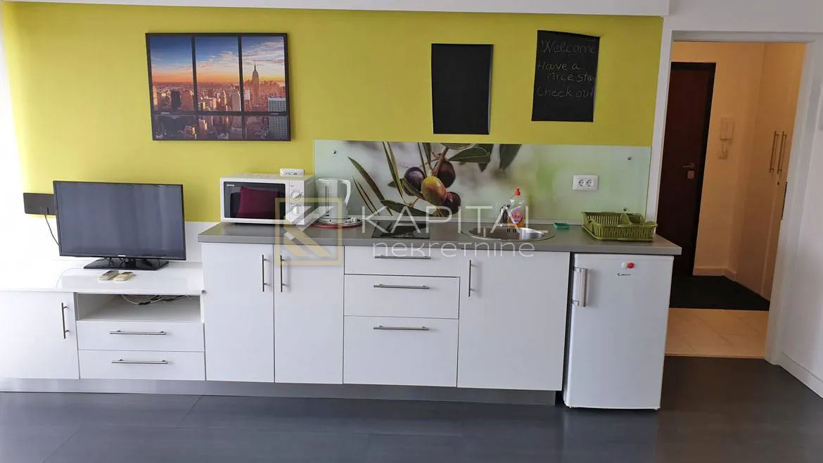 rijeka širi centar, dva adaptirana stana - slika 2