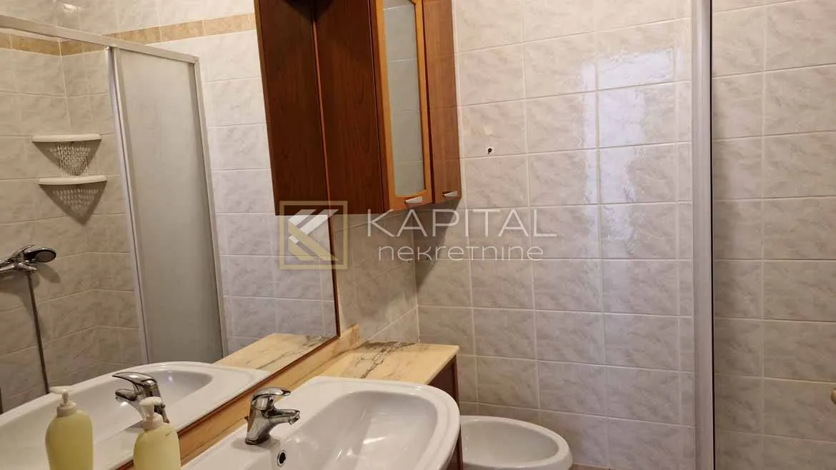 rijeka, škurinje, adaptirana kuća s 3 stana i garažom - slika 5