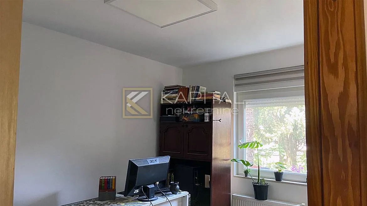 zamet kuća s dva stana - slika 8