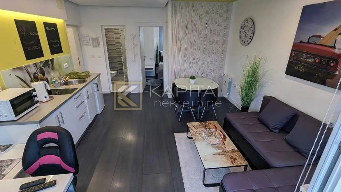 rijeka širi centar, dva adaptirana stana - slika 12