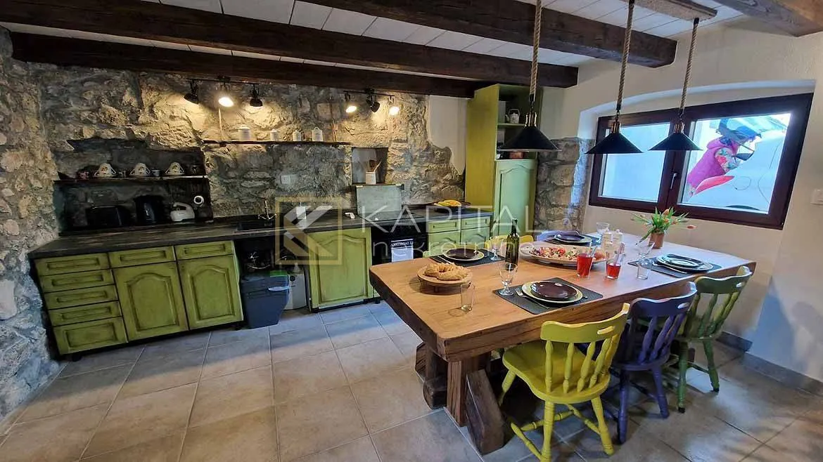 otok krk, bajčići, obnovljena starina 80 m2 - slika 3