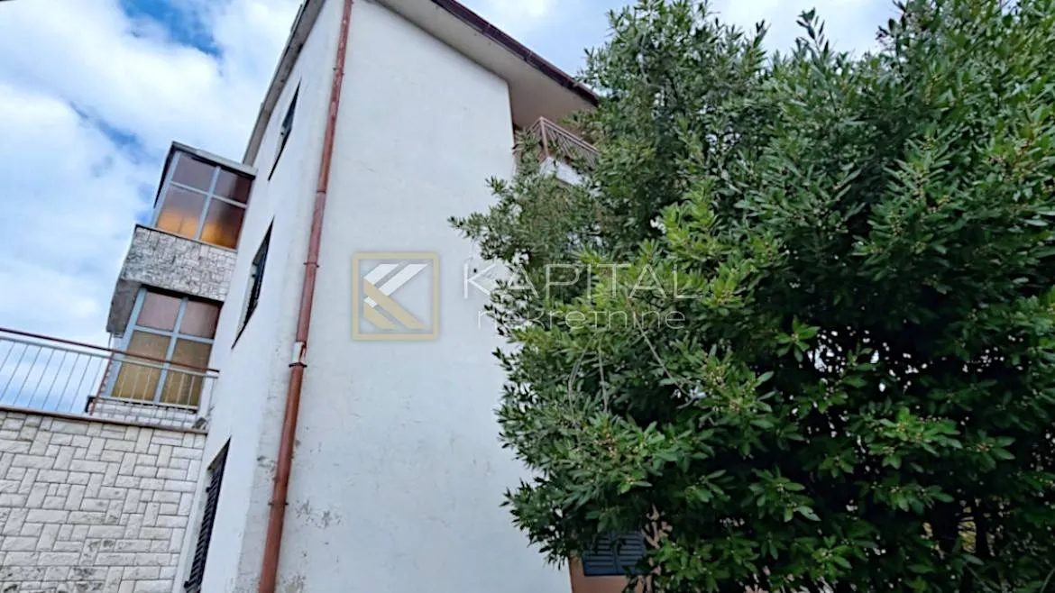 drenova - kuća s tri stana, pogled - slika 3