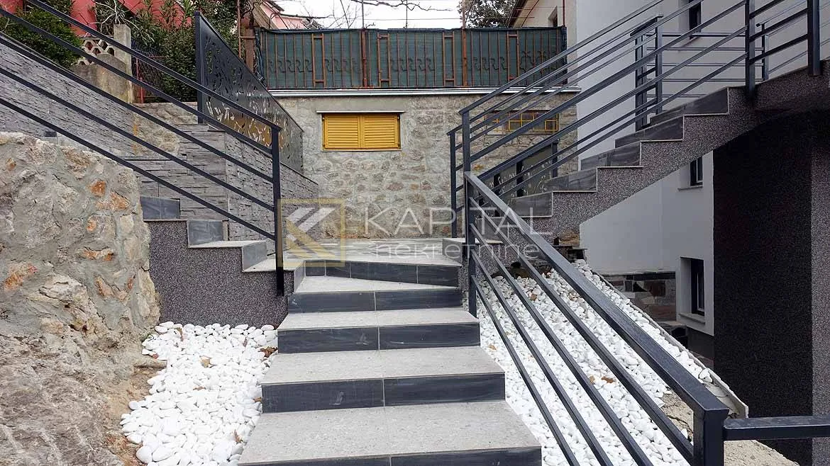 Krk, Kornić, kuća s tri etaže - Kornić, Krk