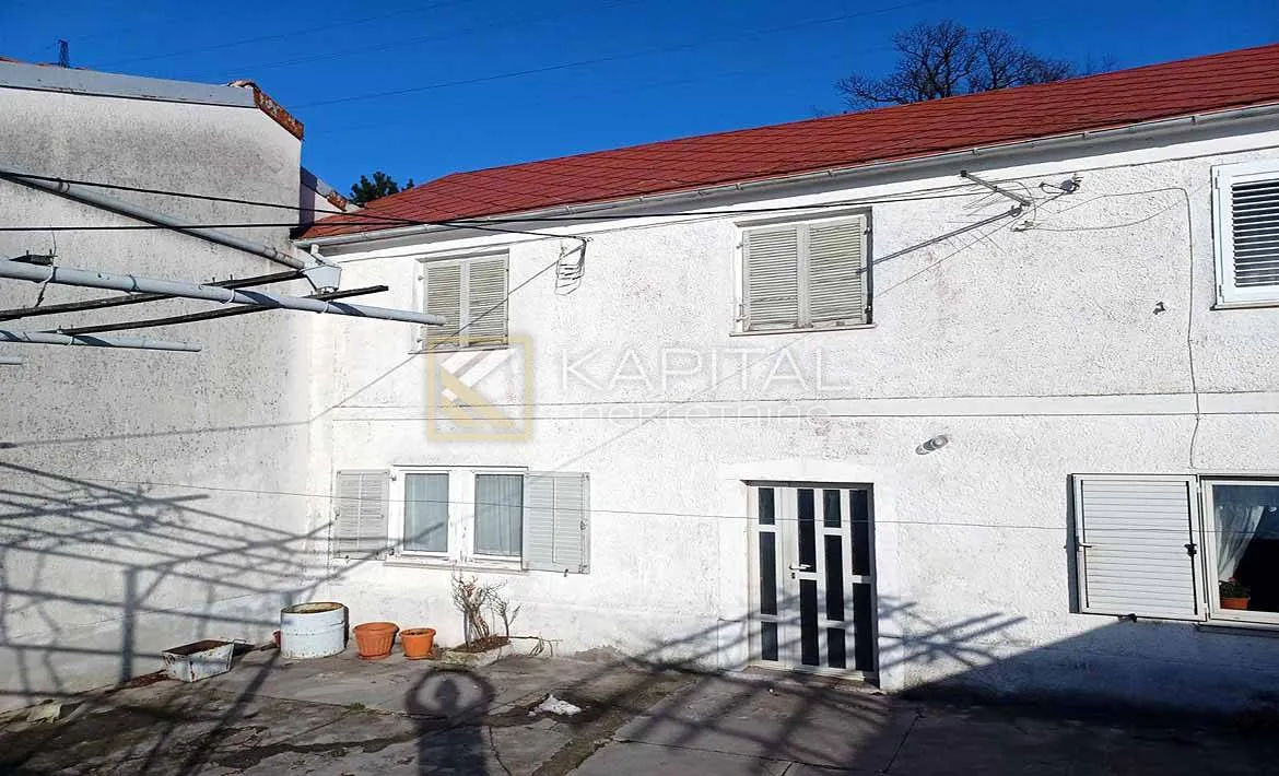 Kuća Hreljin p+1, okućnica, + građevinski teren 870m2 - Hreljin, Bakar