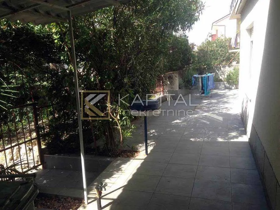 crikvenica, prizemna etaža s 3 apartmana, prilika!! - slika 3