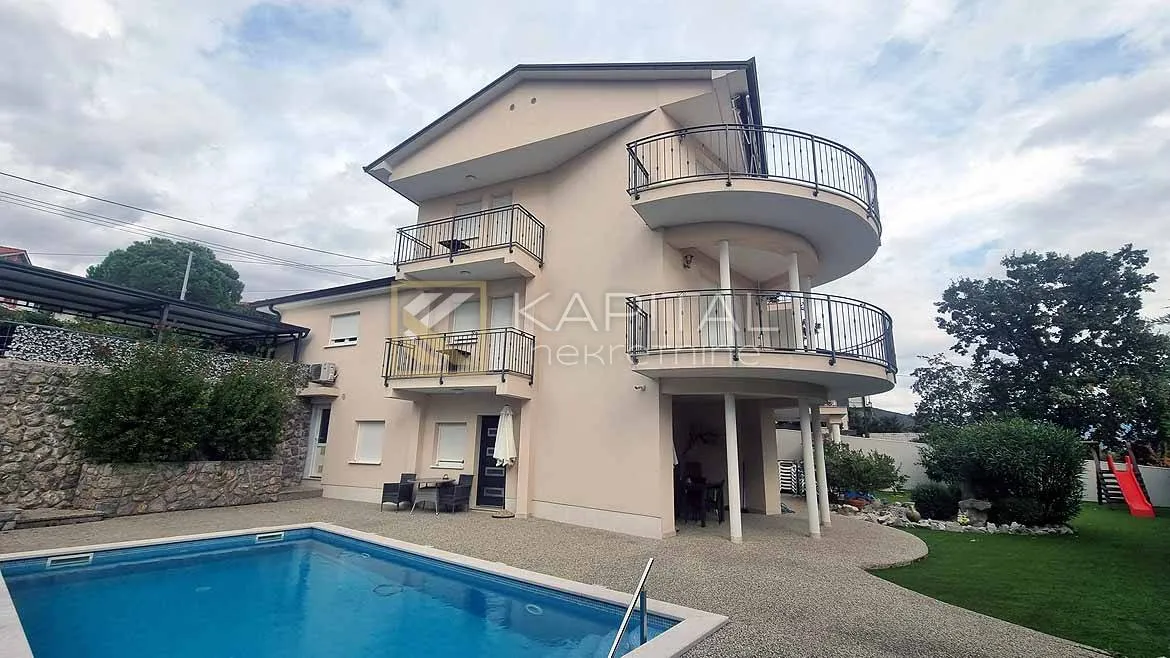 Ika, samostojeća vila s apartmanima i bazenom - Ika, Opatija