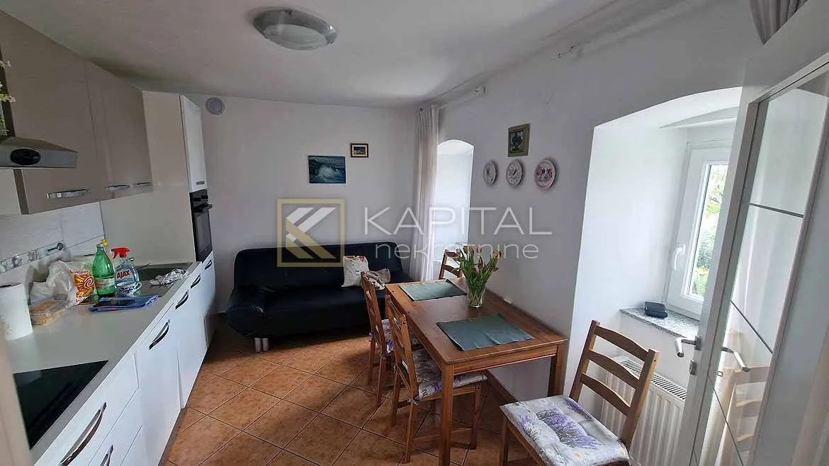 kuća kostrena uređeno okućnica 1000m2 pogled - slika 2
