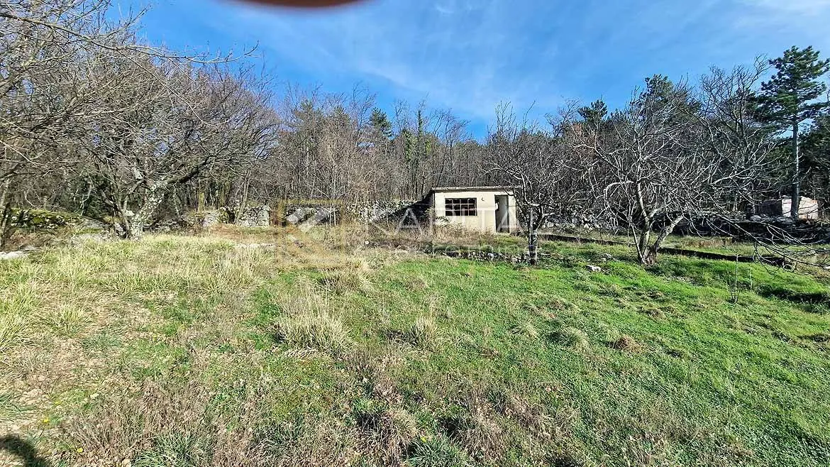 kuća starina hreljin samostojeća teren 1100m2 pogled - slika 6