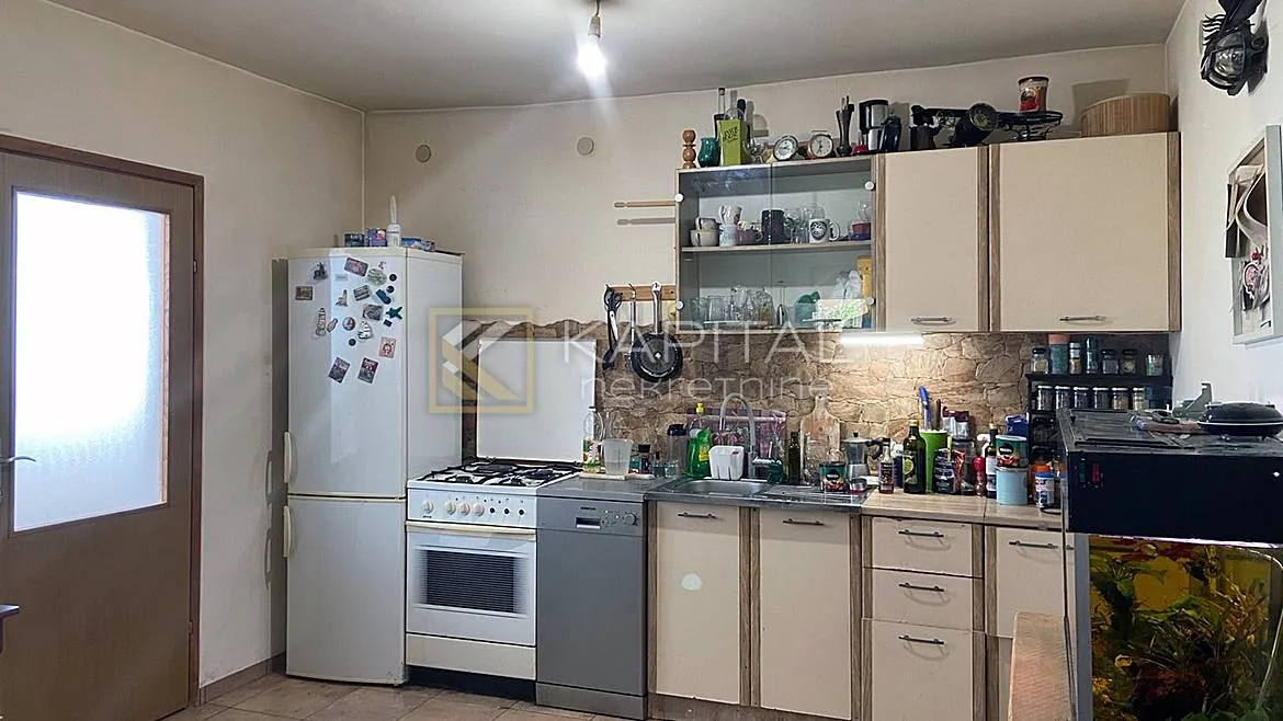 zamet kuća s dva stana - slika 3