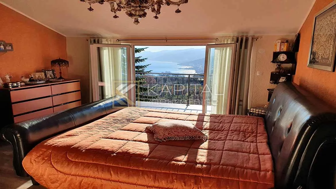 kastav, kuća 2 stana, 1650m2, pogled, - slika 3