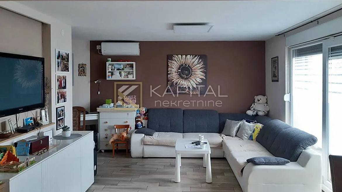 hreljin ,novoadaptirana i namještena kuća - slika 2