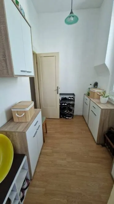 podmurvice, prizemni stan s vrtom i konobom - slika 6