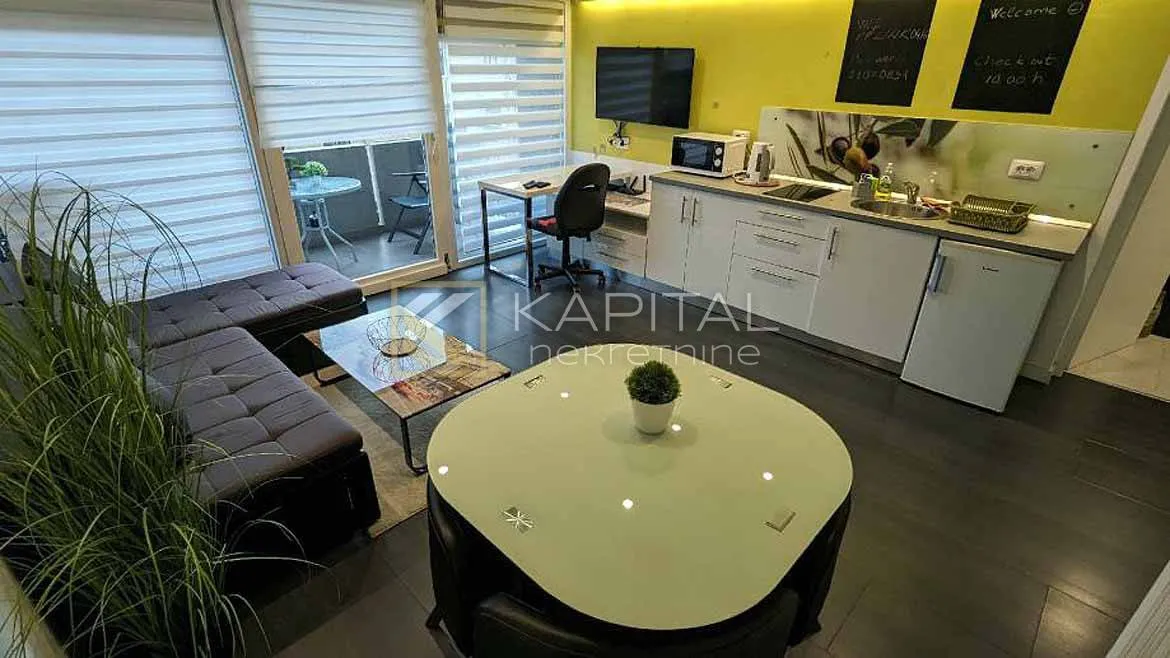 rijeka širi centar, dva adaptirana stana - slika 10