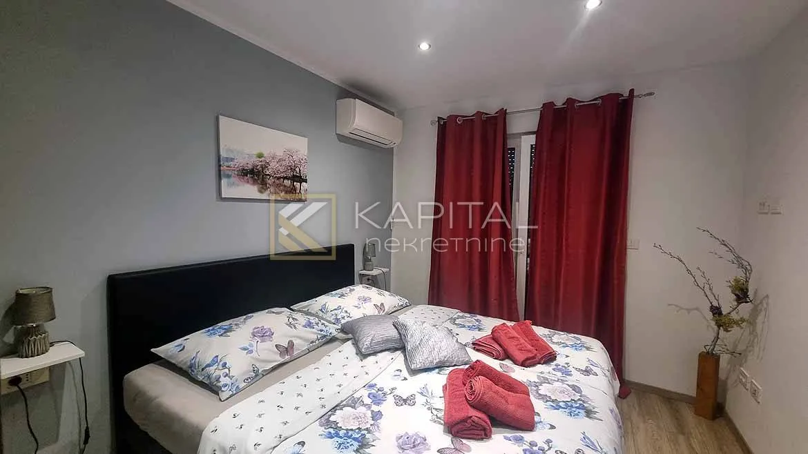 ika, samostojeća vila s apartmanima i bazenom - slika 5