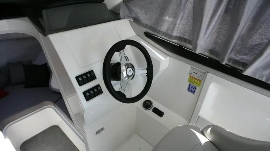 karnic 7.08 m (2255 storm) - cruiser, model 2023 - slika 3