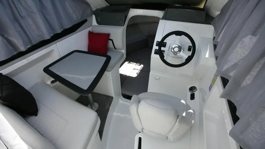 karnic 7.08 m (2255 storm) - cruiser, model 2023 - slika 15