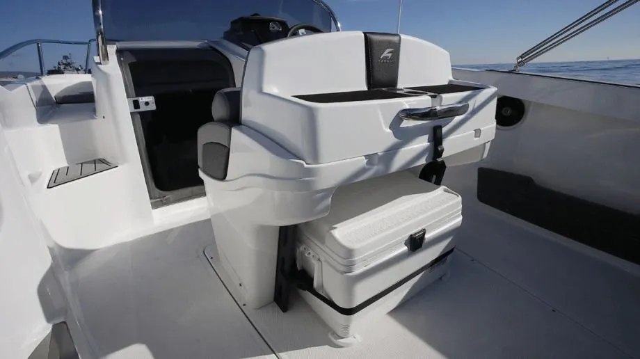 karnic 7.15 m (sl652) - sundeck, model 2024 - slika 6