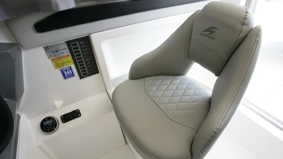karnic 7.80 m (2455 storm) - cruiser, model 2023 - slika 5