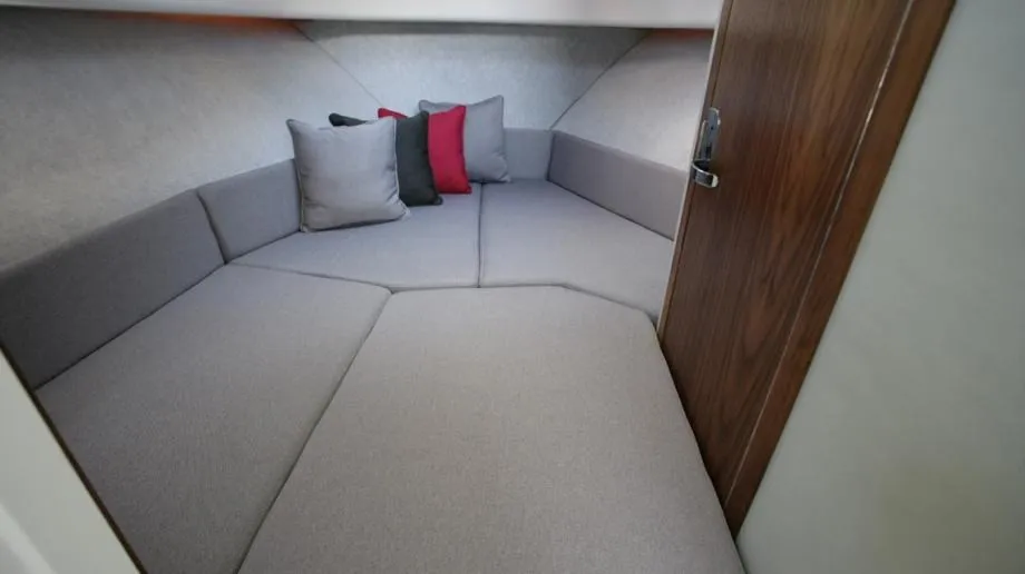 karnic 7.80 m (2455 storm) - cruiser, model 2023 - slika 7