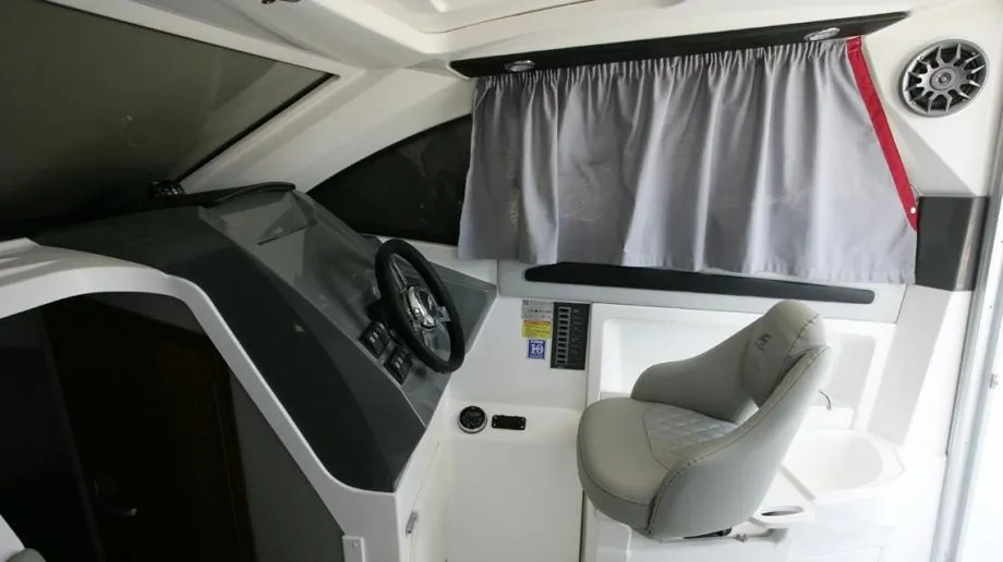 karnic 7.80 m (2455 storm) - cruiser, model 2023 - slika 11