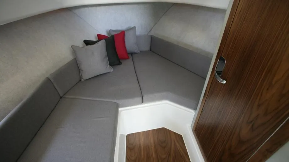 karnic 7.80 m (2455 storm) - cruiser, model 2023 - slika 13