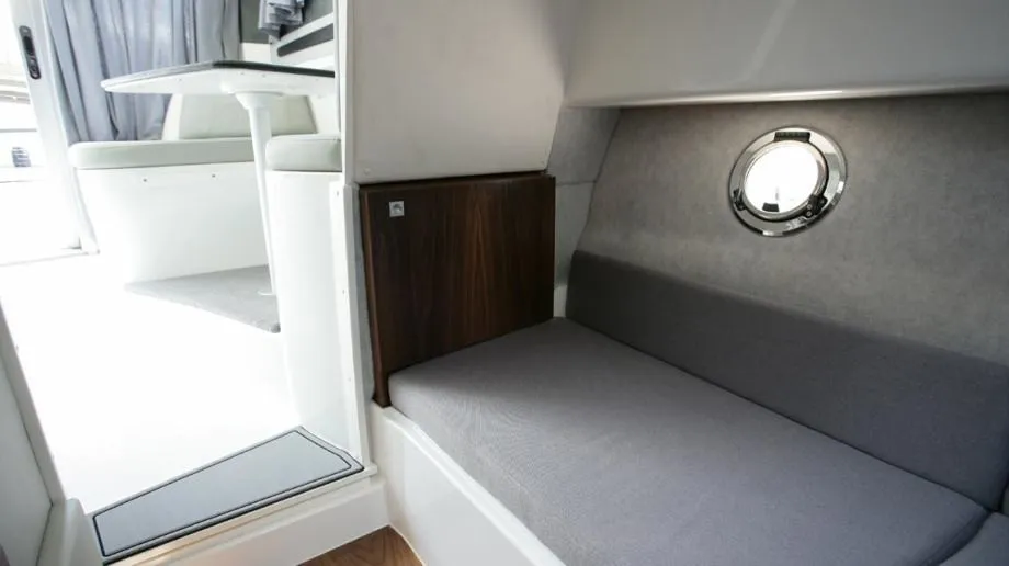 karnic 7.80 m (2455 storm) - cruiser, model 2023 - slika 15