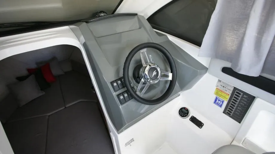 karnic 7.80 m (2455 storm) - cruiser, model 2023 - slika 16