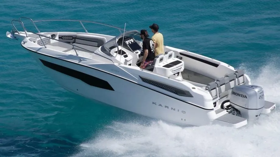 karnic 7.85 m (sl701) - otvoreni pramac/kabina u konzoli, model 2024 - slika 2
