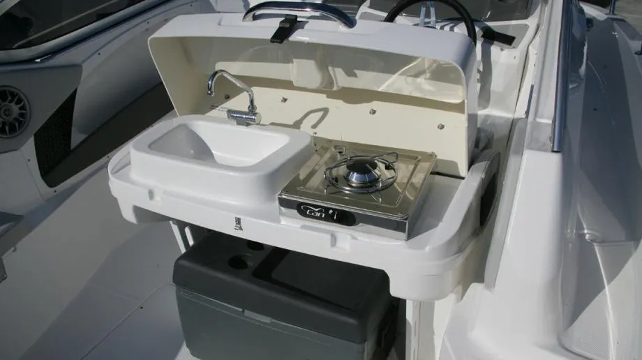 karnic 7,08 m (22sr) - cabin cruiser, model 2023 - slika 12