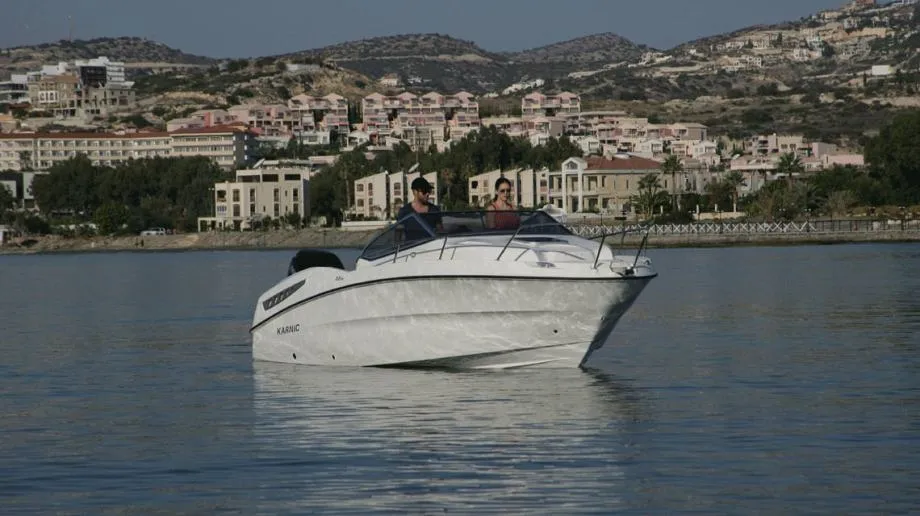 karnic 7,08 m (22sr) - cabin cruiser, model 2023 - slika 2