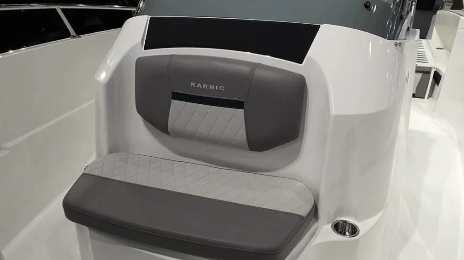 karnic 6.70 m (sl601) - otvoreni pramac/kabina u konzoli, model 2024 - slika 3