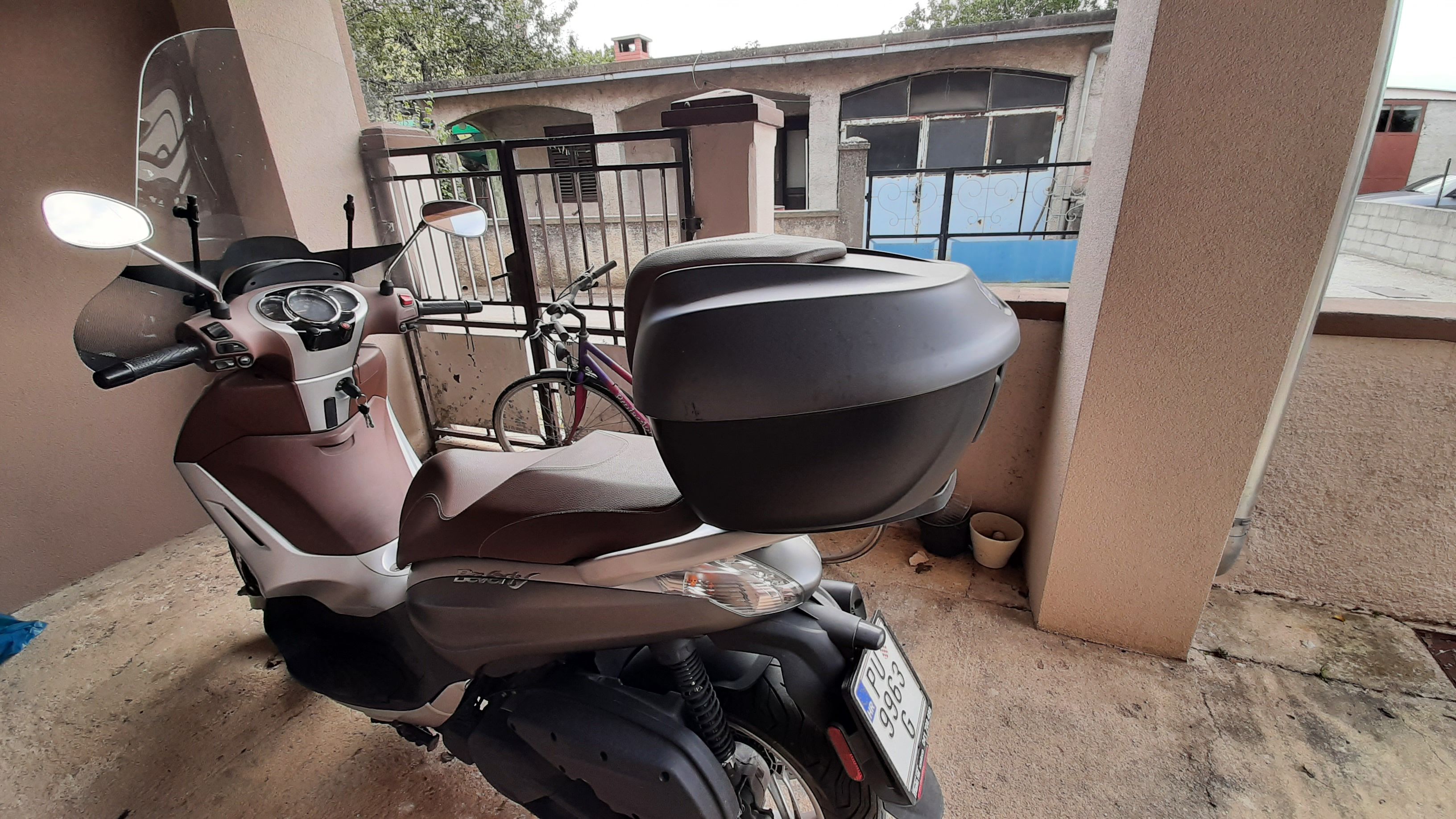 piaggio beverly 350 abs/asr - slika 8