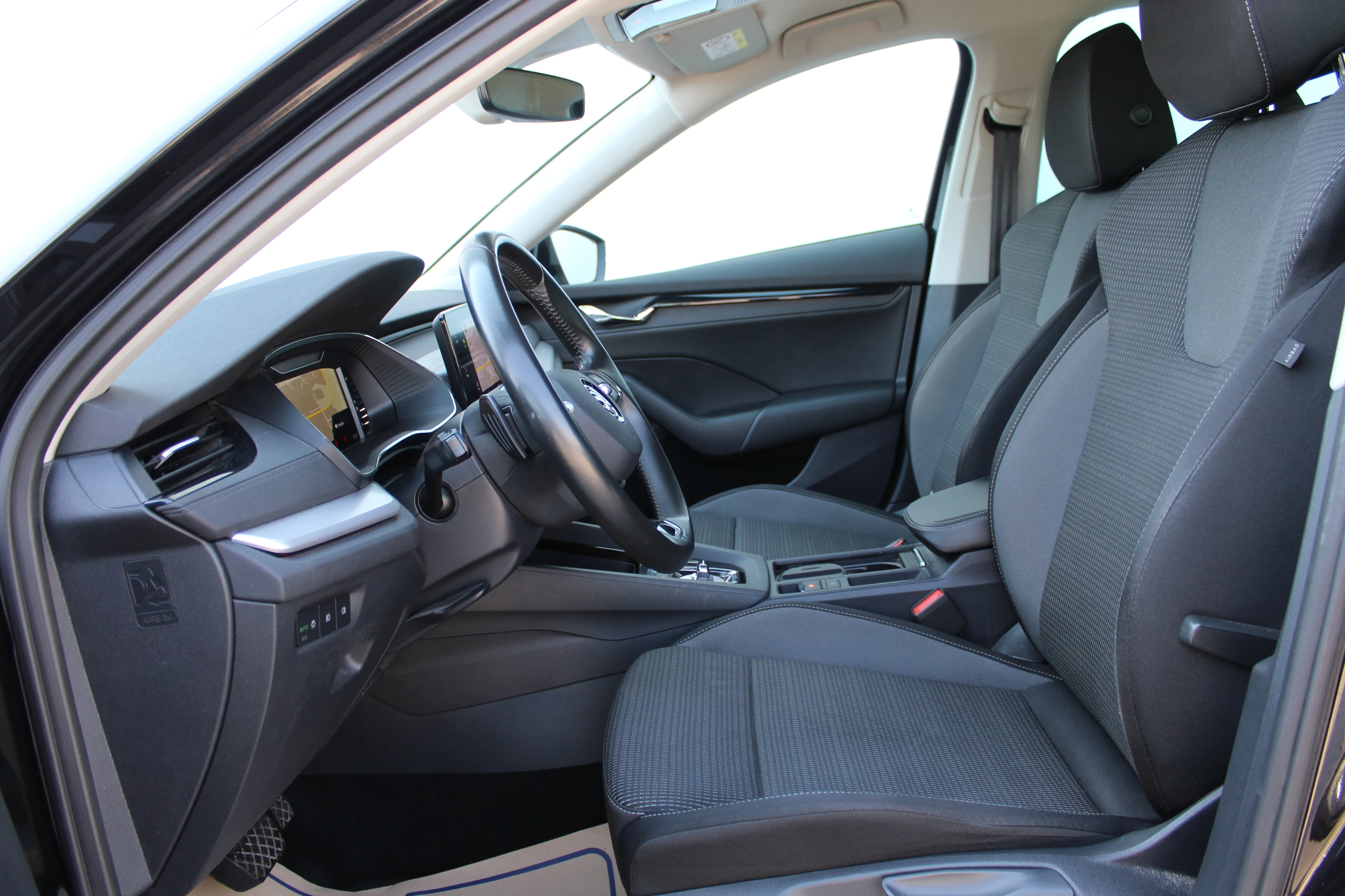 13180 škoda octavia combi ambition 1.4 tsi dsg phev - slika 8