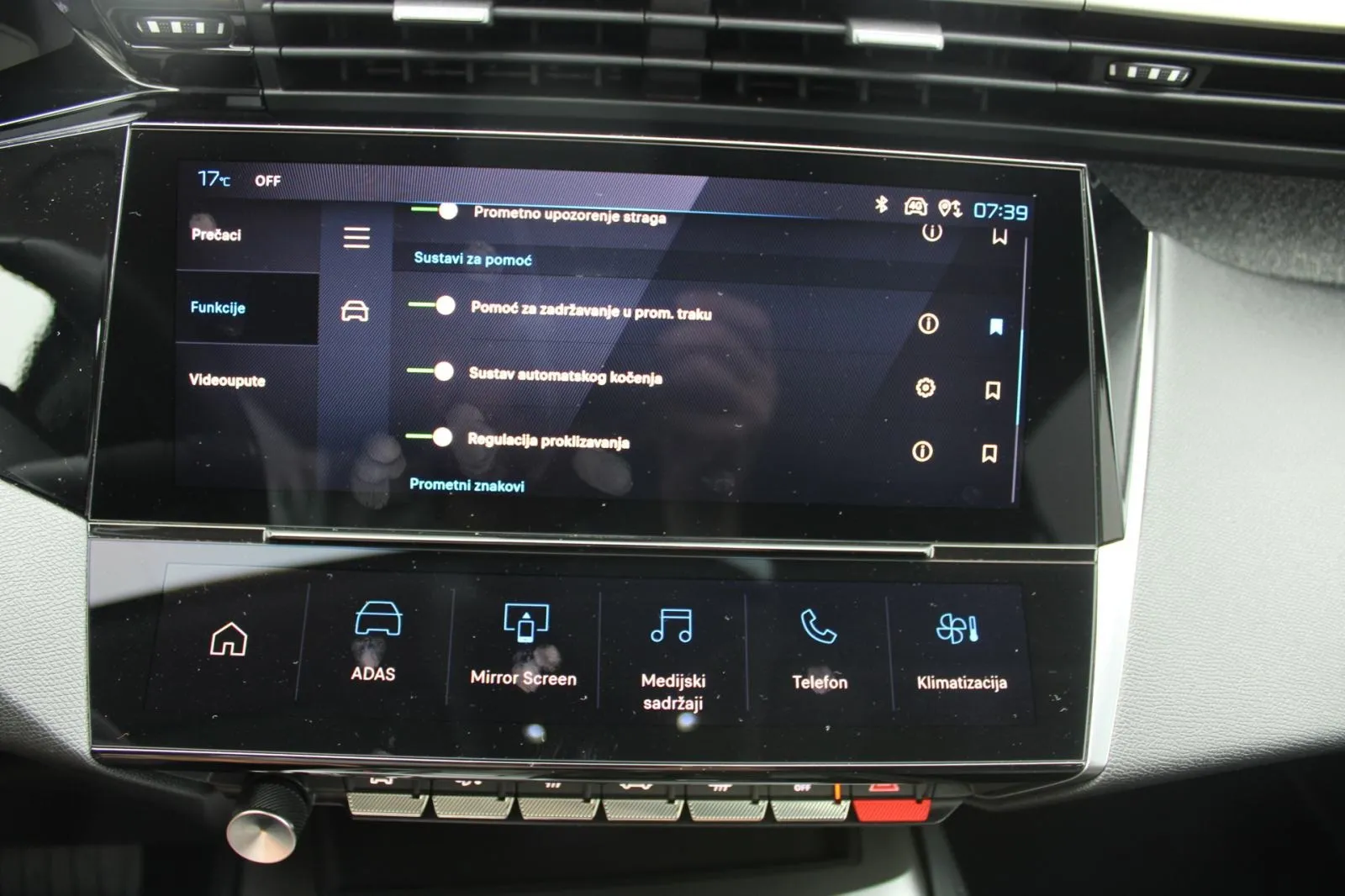 peugeot 408 1.6 hybrid 180 allure *led,navigacija,kamera* automatik - slika 13