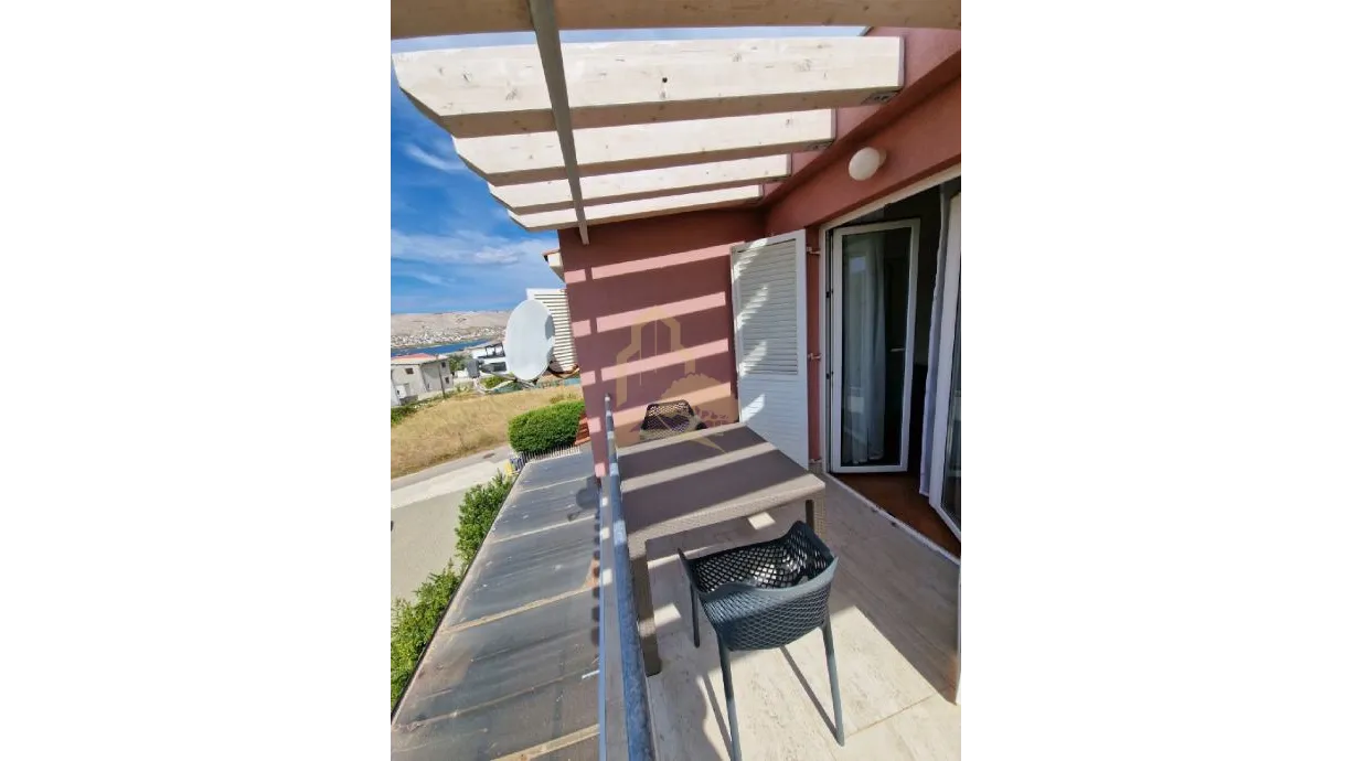 2 apartmana s pogledom na paški zaljev, 81m2 - slika 13