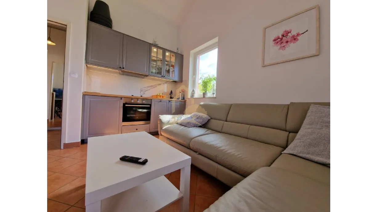 2 apartmana s pogledom na paški zaljev, 81m2 - slika 4