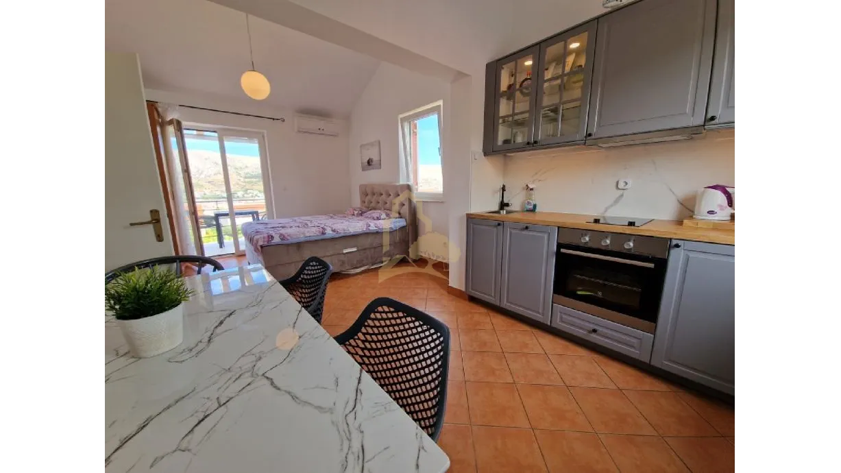 2 apartmana s pogledom na paški zaljev, 81m2 - slika 3