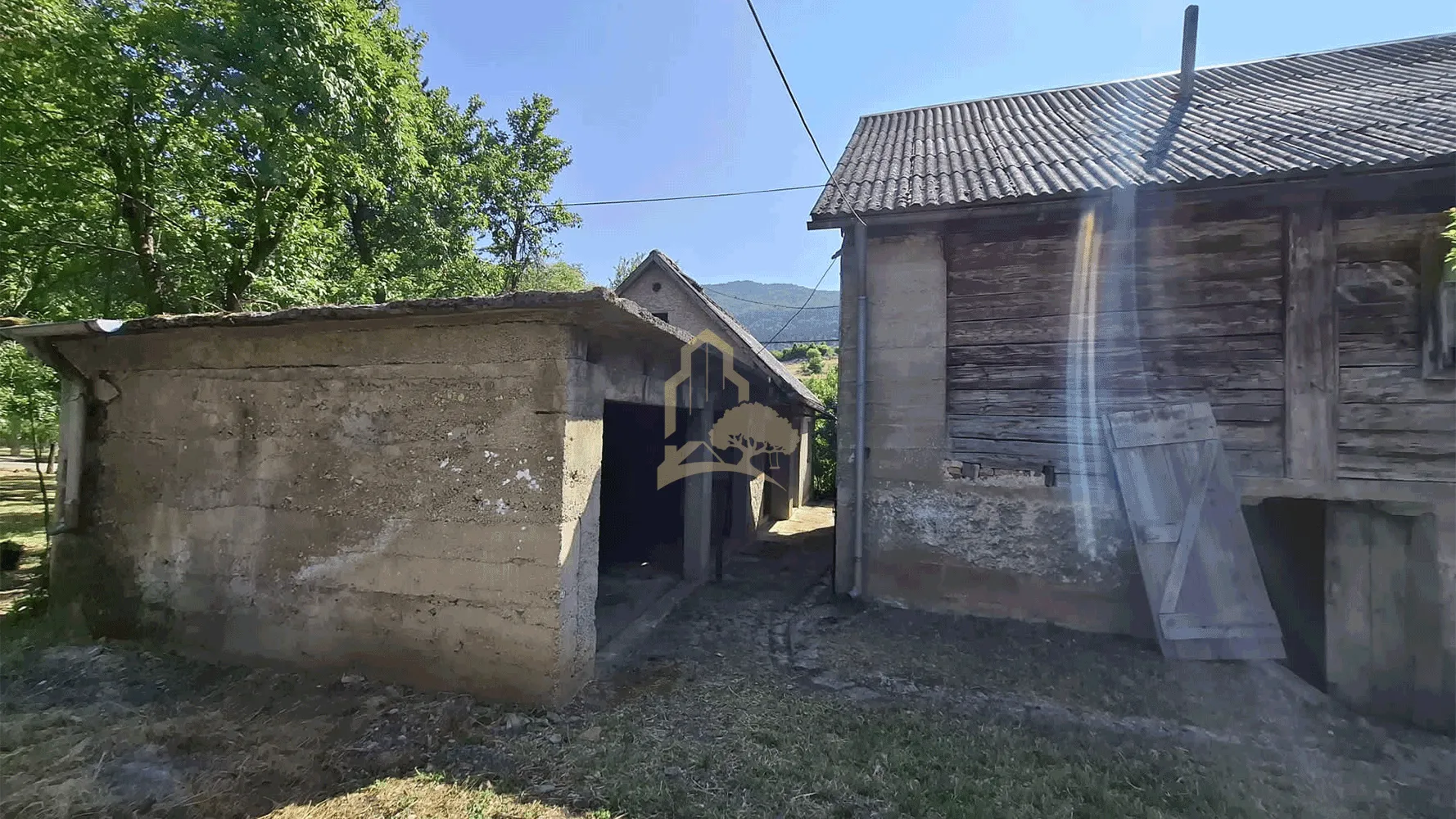 ličko lešće - autentična lička kuća s pomoćnim objektima - slika 10
